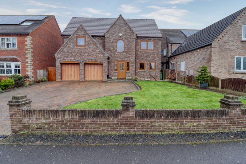 5 bed detached house for sale in Lindsey Drive, Crowle, Scunthorpe DN17, £495,000 Zoopla