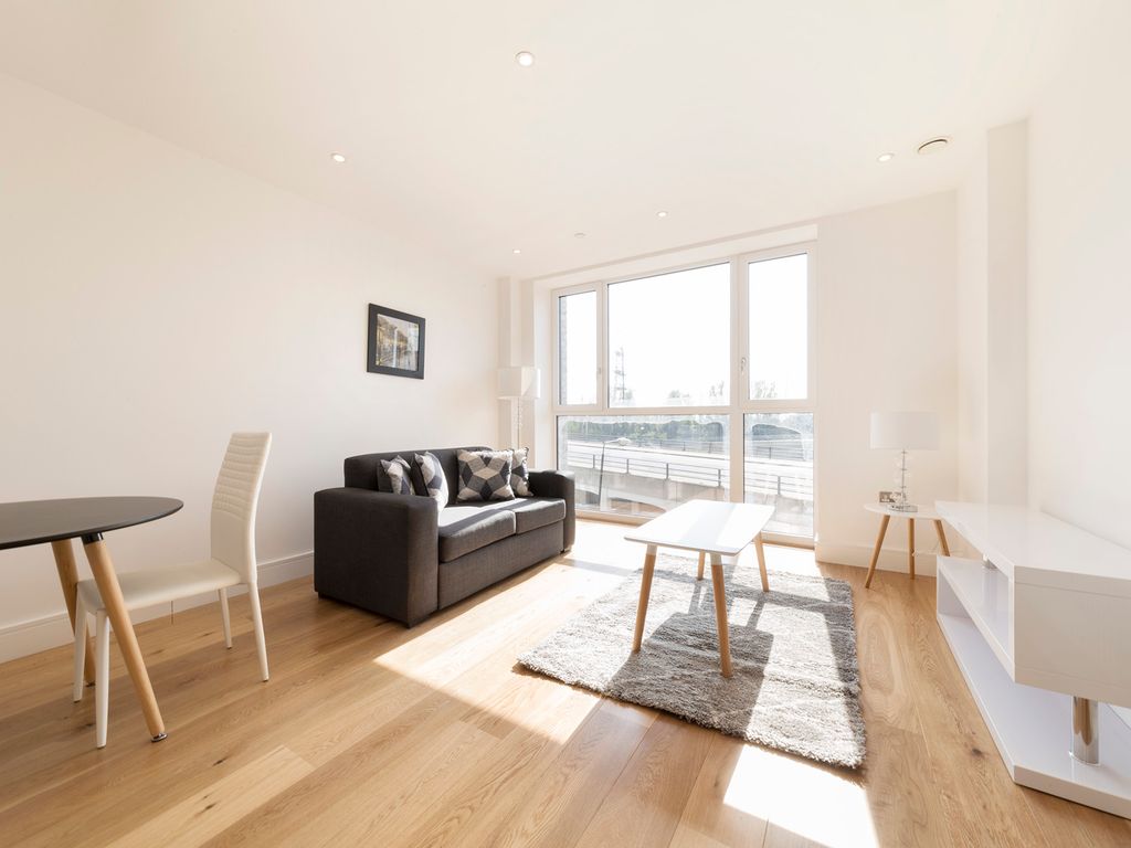 1 bed flat to rent in Tower, 6 Caxton Street North, Canning Town