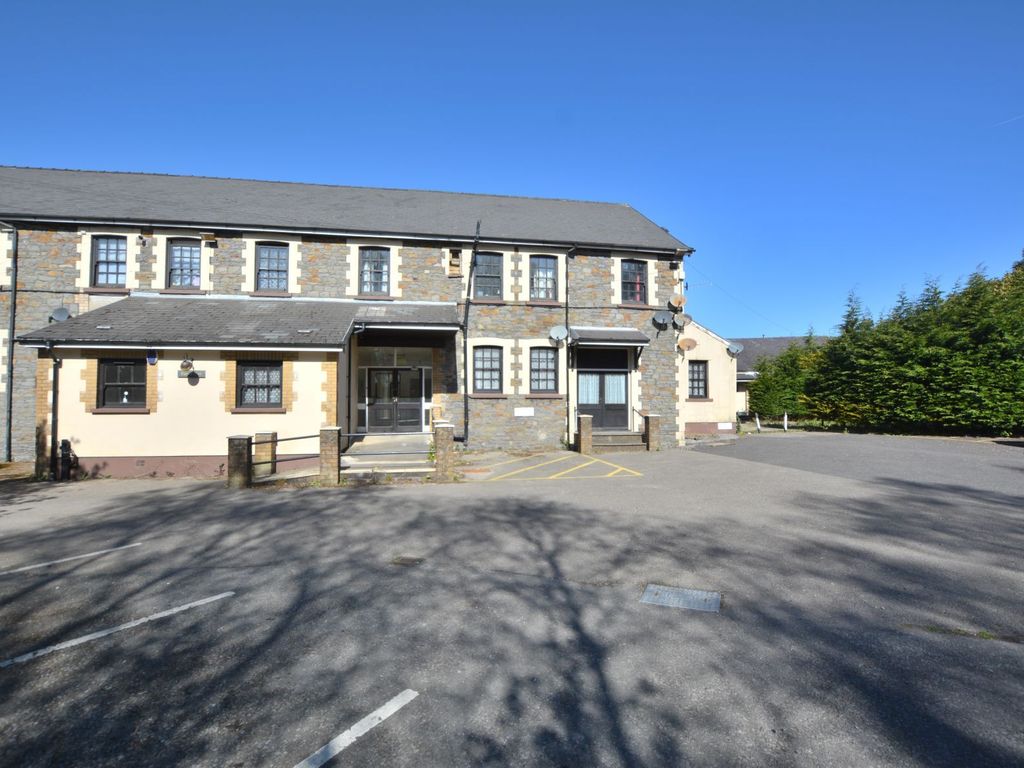 2 bed flat to rent in LlysYParc, Davis Street, Aberdare CF44 Zoopla