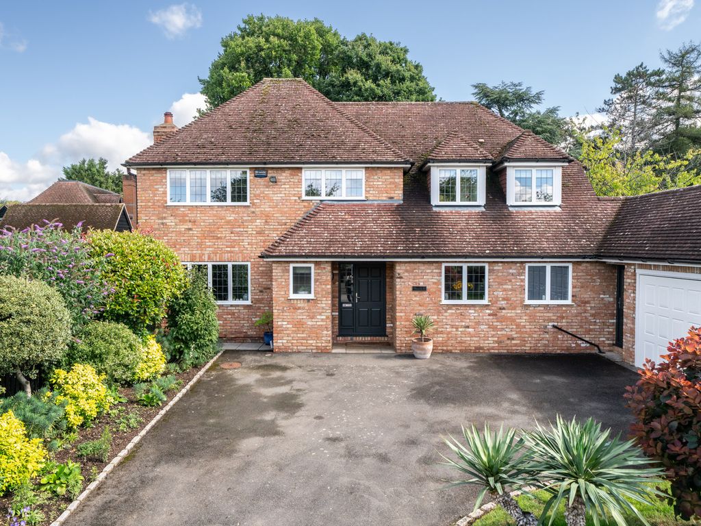 4 bed detached house for sale in Valentine Way, Chalfont St. Giles HP8