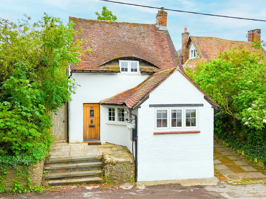 2 bed cottage for sale in Frogmore Lane, Long Crendon, Buckinghamshire