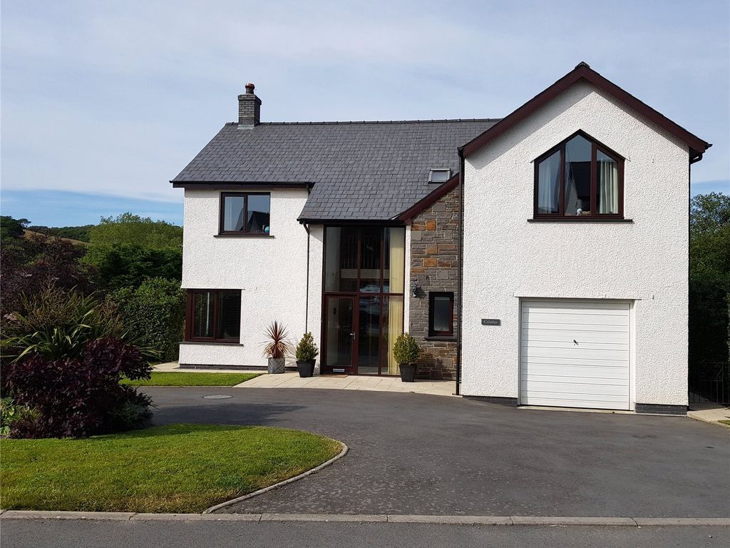 4 bed detached house for sale in Cae Bach Y Rhiw, Rhydyfelin