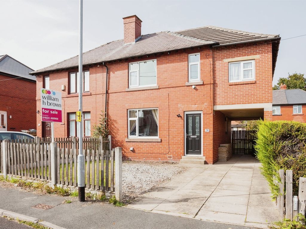 4 bed semidetached house for sale in Overthorpe Avenue, Thornhill