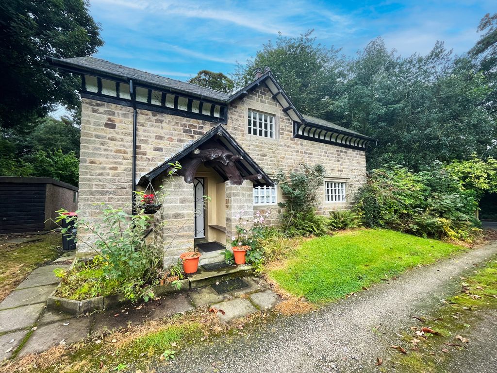 3 bed terraced house to rent in Hall Lane, St Michaels, Preston PR3