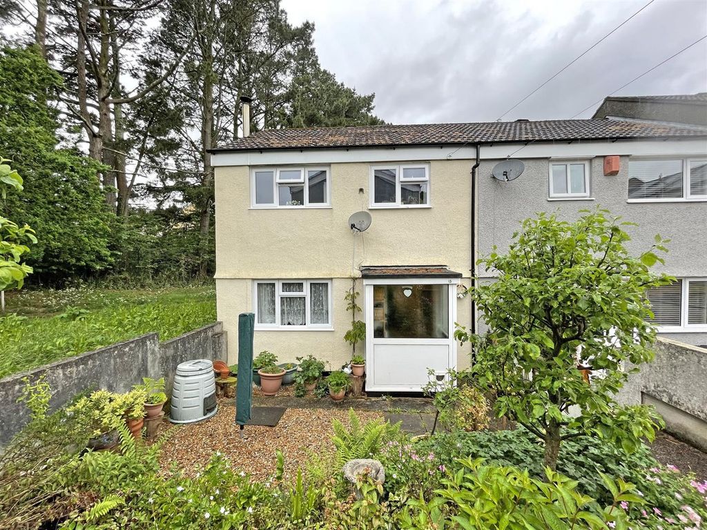 3 bed end terrace house for sale in Kipling Gardens, Crownhill