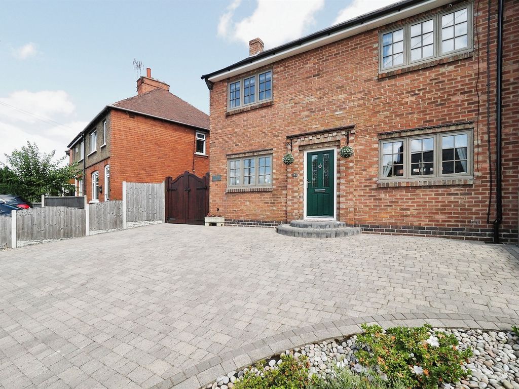 3 bed semidetached house for sale in Horsley Road, Kilburn, Belper