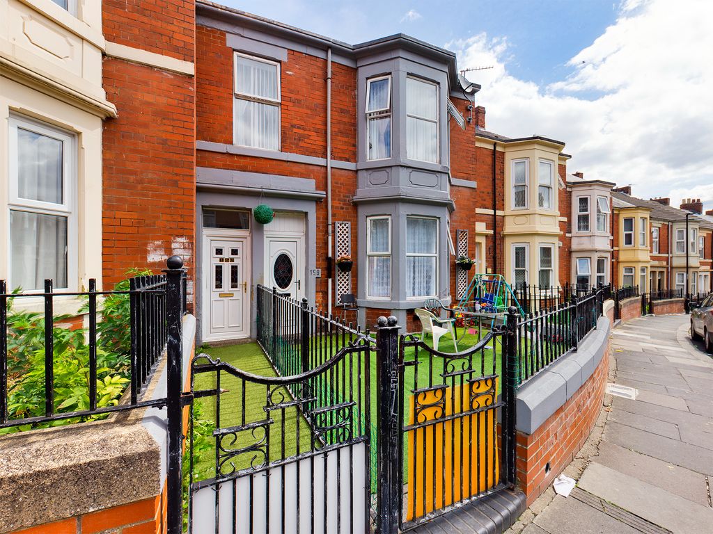 5 bed flat for sale in Strathmore Crescent, Benwell, Newcastle Upon