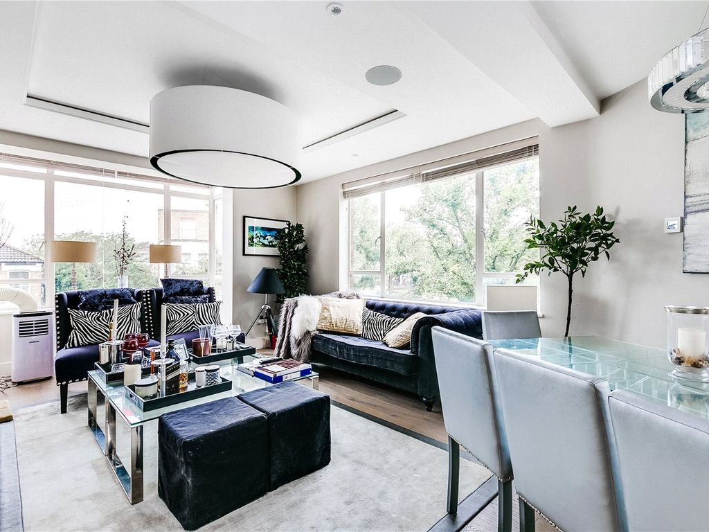 St Quintin Avenue, London W10  