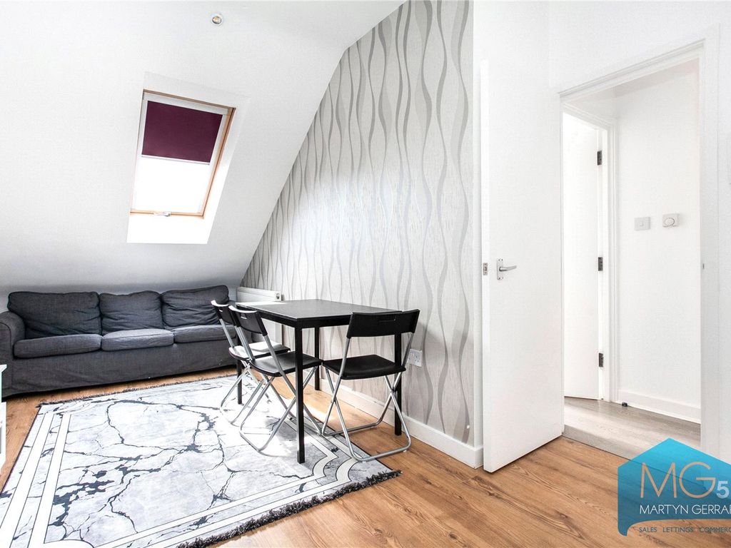 1 bed flat to rent in High Street, High Hertfordshire EN5, £