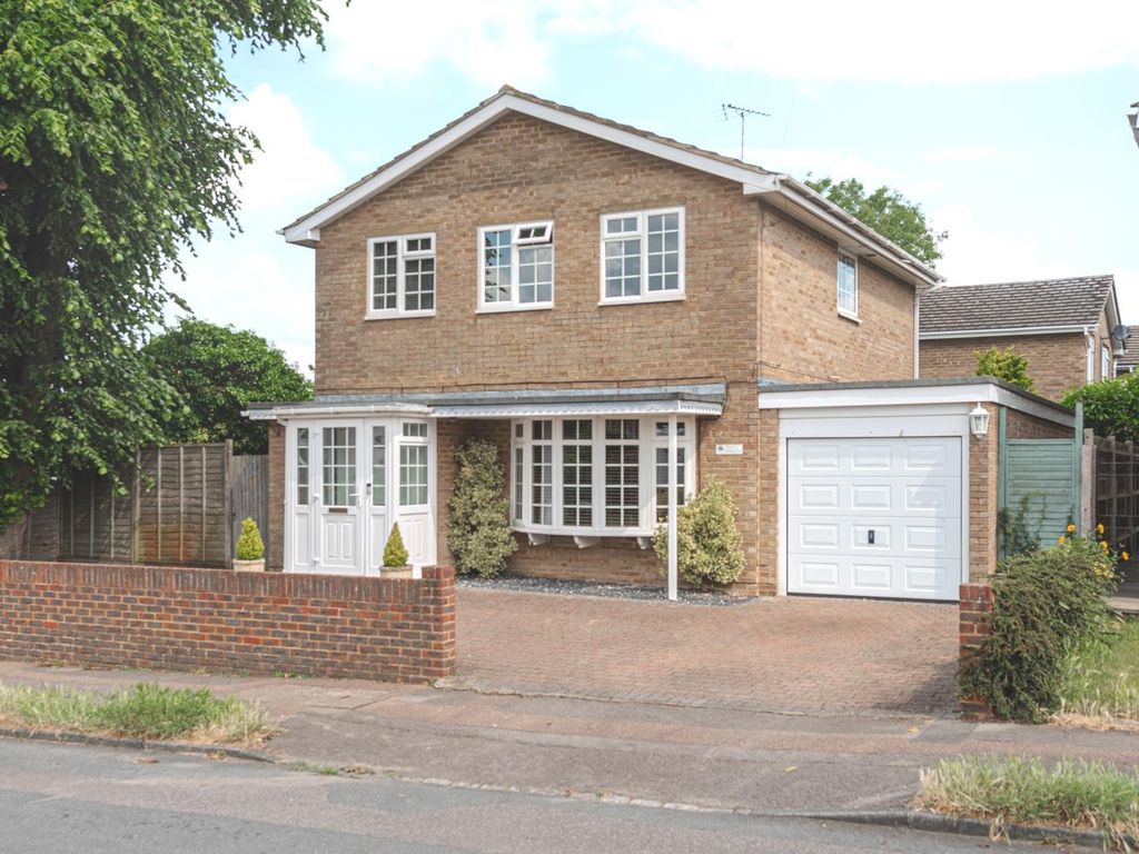 4 bed detached house for sale in Beaconsfield Road, Epsom KT18 Zoopla