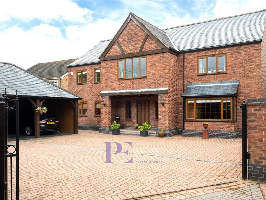 6 bed detached house for sale in Sketchley Lane, Burbage, Hinckley LE10