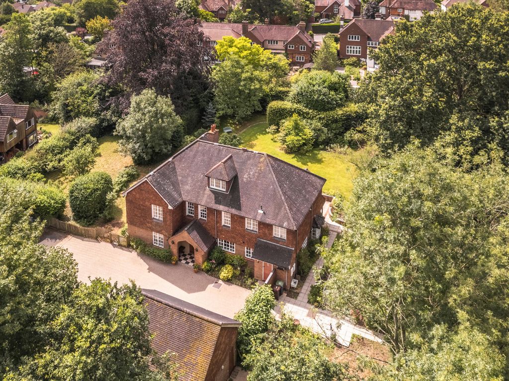 6 bed detached house for sale in Yardley Park Road, Tonbridge, Kent TN9