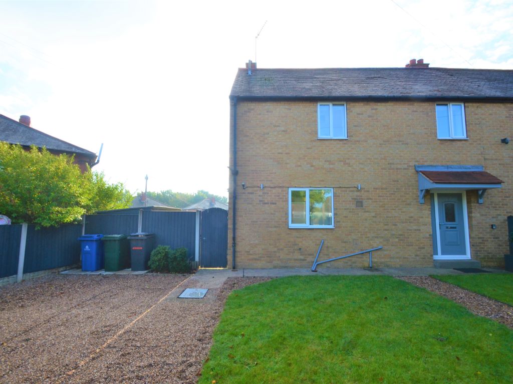 3 bed semidetached house to rent in Melton Road, Sprotbrough