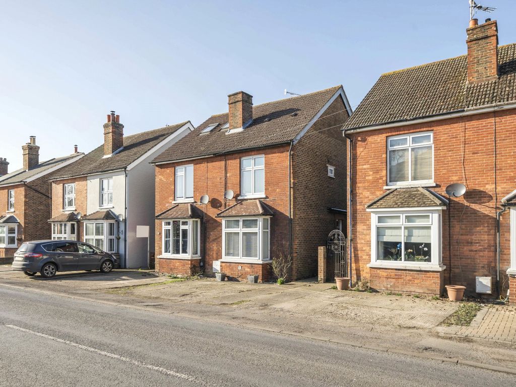 3 bed semidetached house for sale in Lee Street, Horley, Surrey RH6