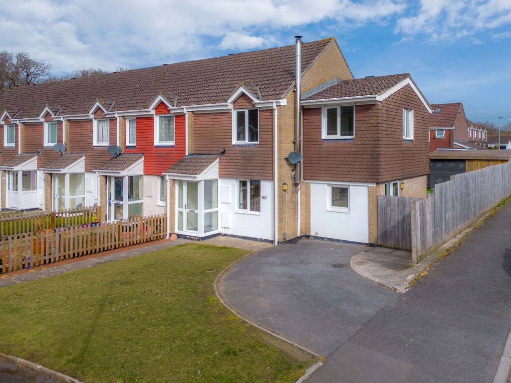 3 bed end terrace house for sale in Newcross Park, Kingsteignton