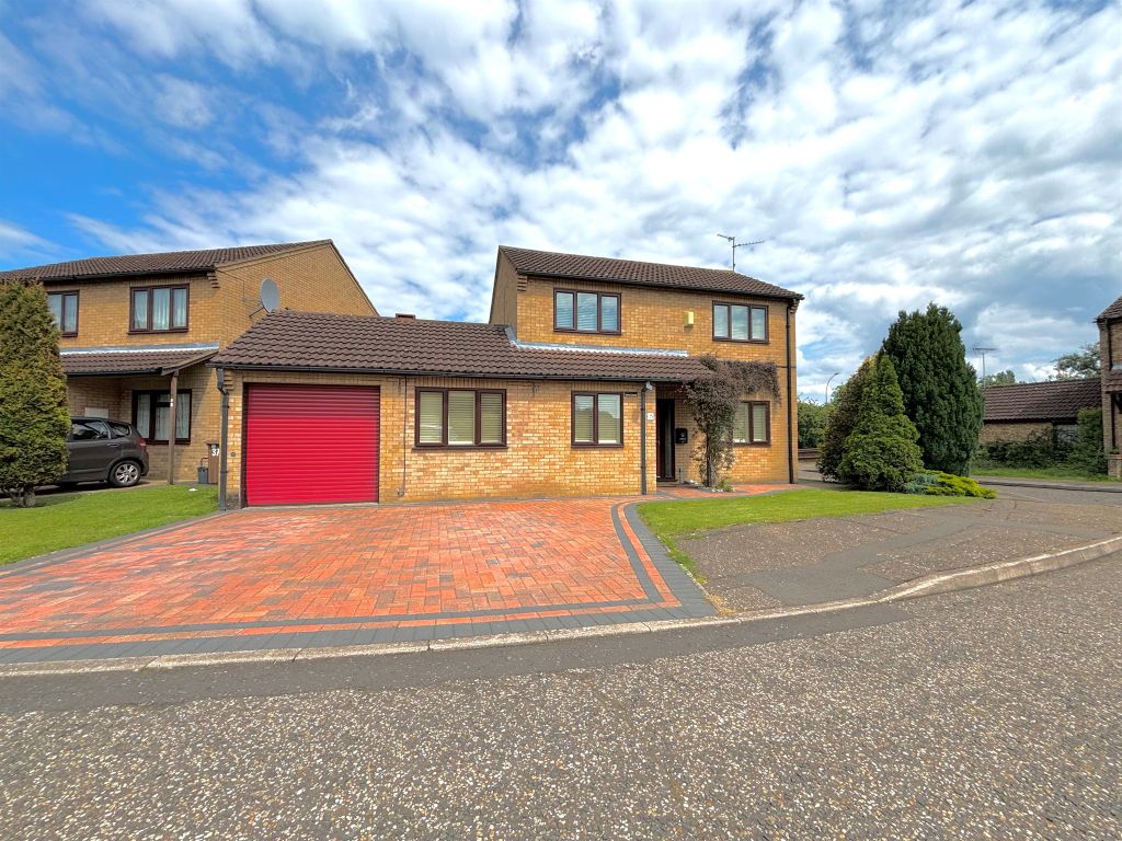 3 bed detached house for sale in Kingfishers, Orton Wistow