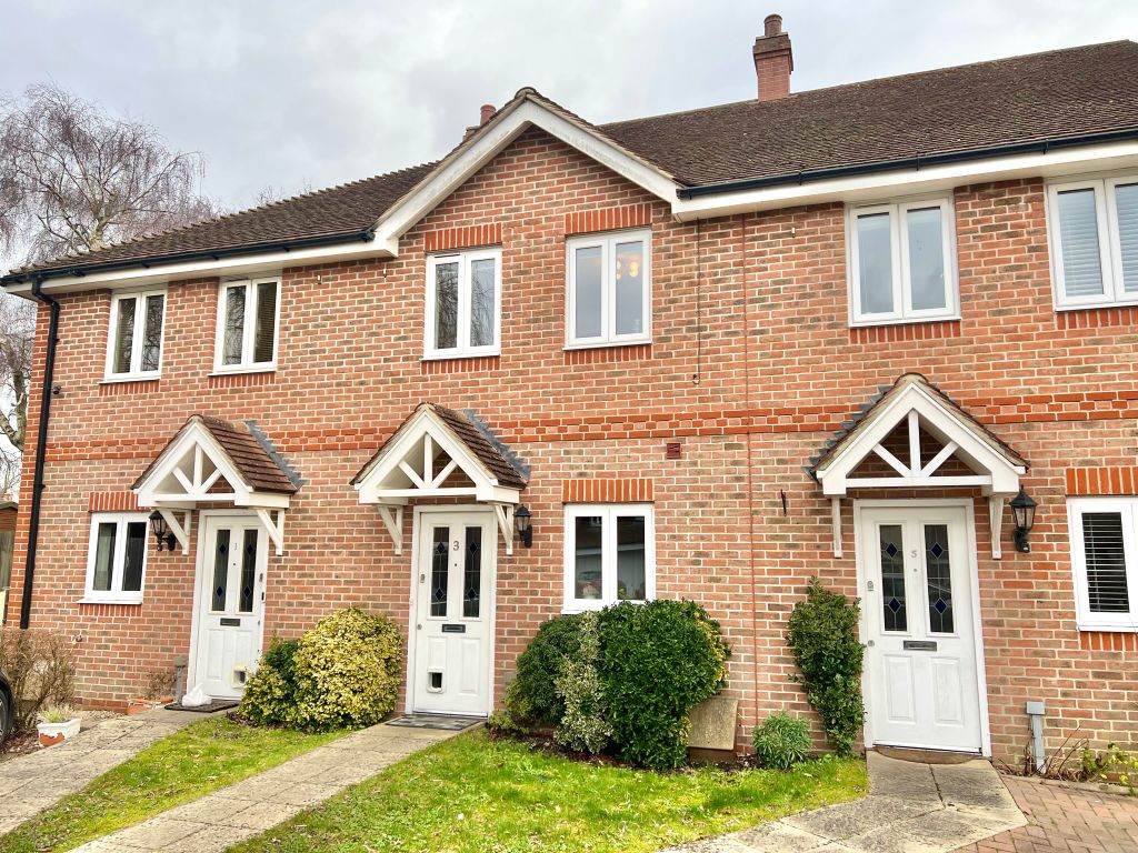 2 bed terraced house to rent in Sherrard Way, Mytchett, Camberley GU16