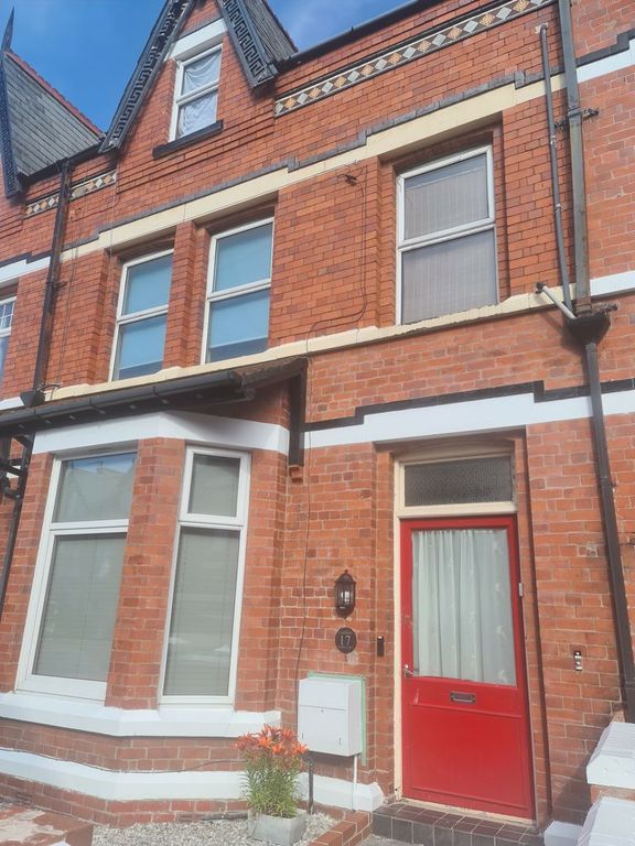 2 bed flat to rent in Llewelyn Road, Colwyn Bay LL29, £650 pcm Zoopla