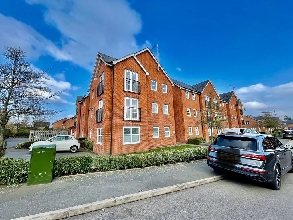 2 bed flat for sale in Vine Lane, Acocks Green, Birmingham B27, £