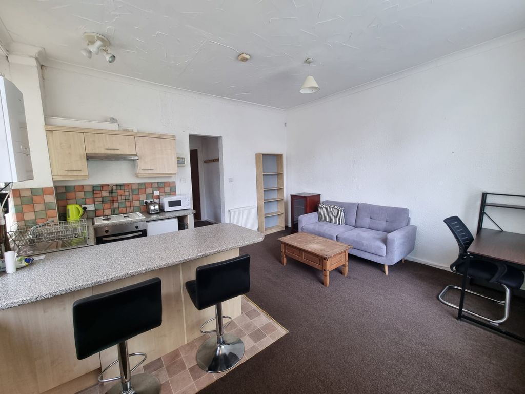 1 bed flat to rent in Davenport Avenue, Withington, Manchester M20, £