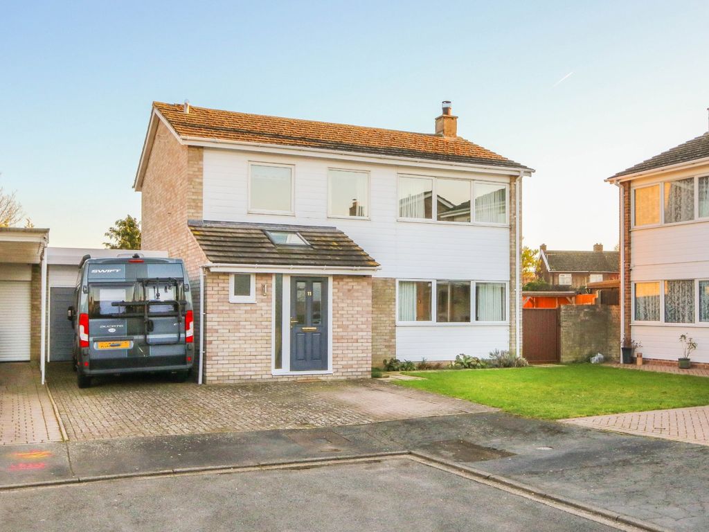 3 bed detached house for sale in Tunbridge Close, Bottisham, Cambridge