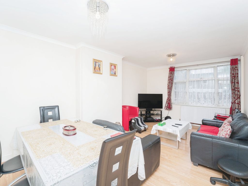 3 bed terraced house for sale in Kittiwake Road, Northolt UB5, £450,000