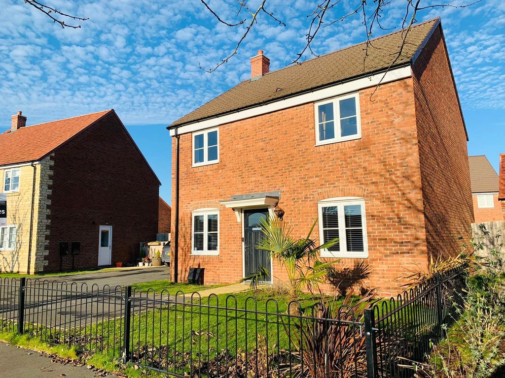 4 bed detached house for sale in Green Man Road, Navenby, Lincoln LN5