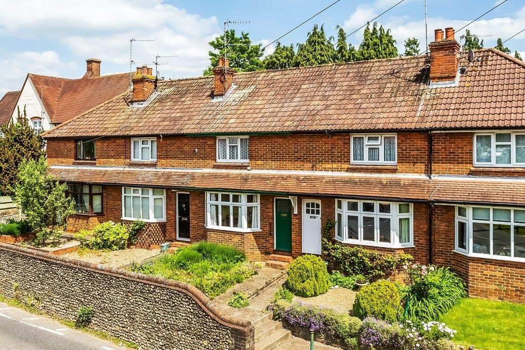 2 bed terraced house for sale in Vincent Lane, Dorking RH4, £399,500