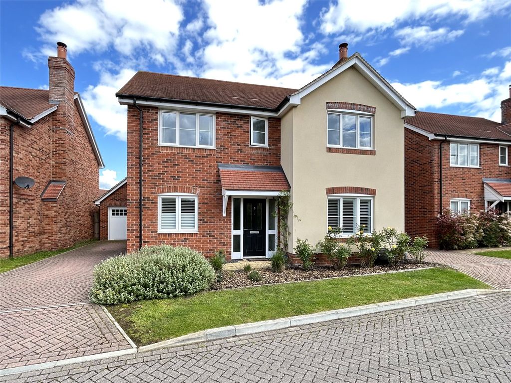 4 bed detached house for sale in Merril Drive, Winnersh, Wokingham