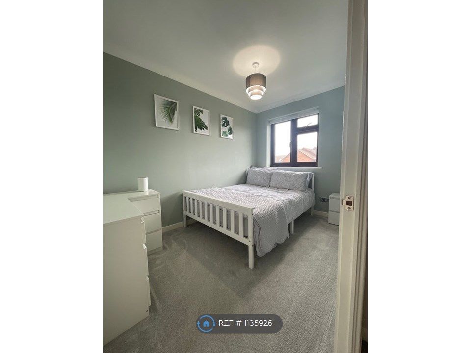 Room to rent in Ewan Road, Harold Wood, Romford RM3 Zoopla