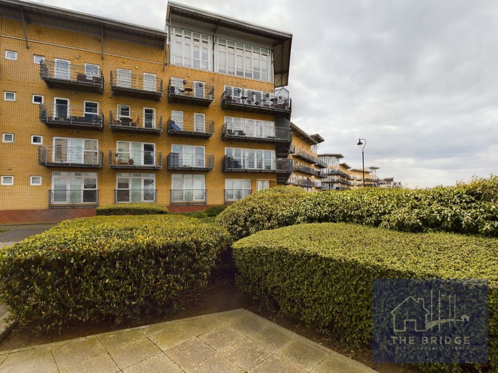 2 bed flat for sale in Carmichael Avenue, Ingress Park, Greenhithe DA9