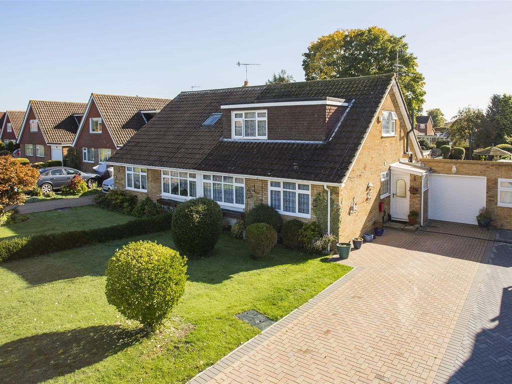 4 bed semidetached house for sale in Guestwick TN10 Zoopla