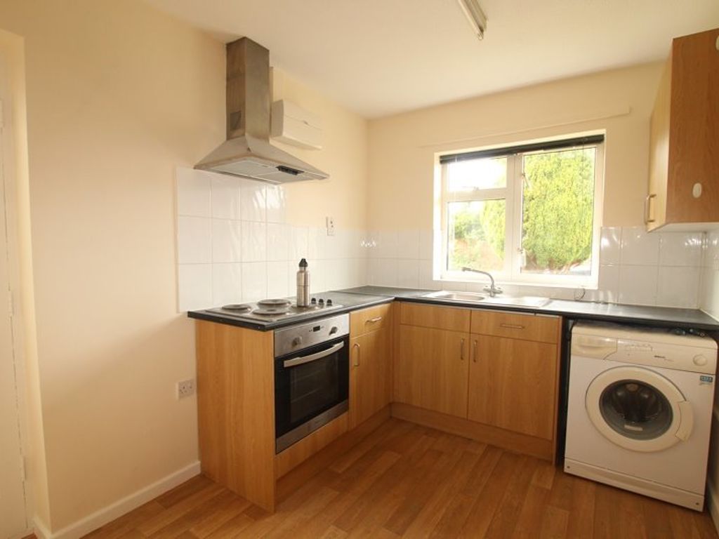 3 bed bungalow to rent in Priory Close, Hethersett, Norwich NR9, £1,200