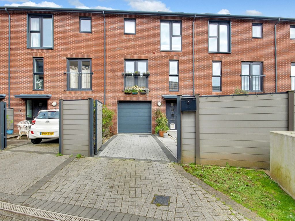 3 bed terraced house for sale in Taw Wharf, Sticklepath, Barnstaple