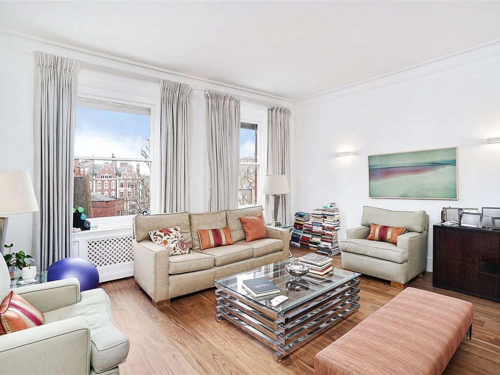 2 bed flat to rent in Cadogan Square, Knightsbridge, London SW1X Zoopla