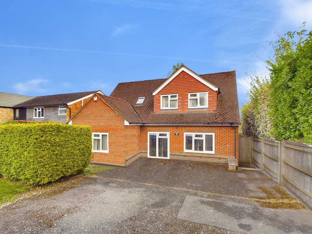 3 bed detached house for sale in Hillside Road, Marlow SL7 Zoopla