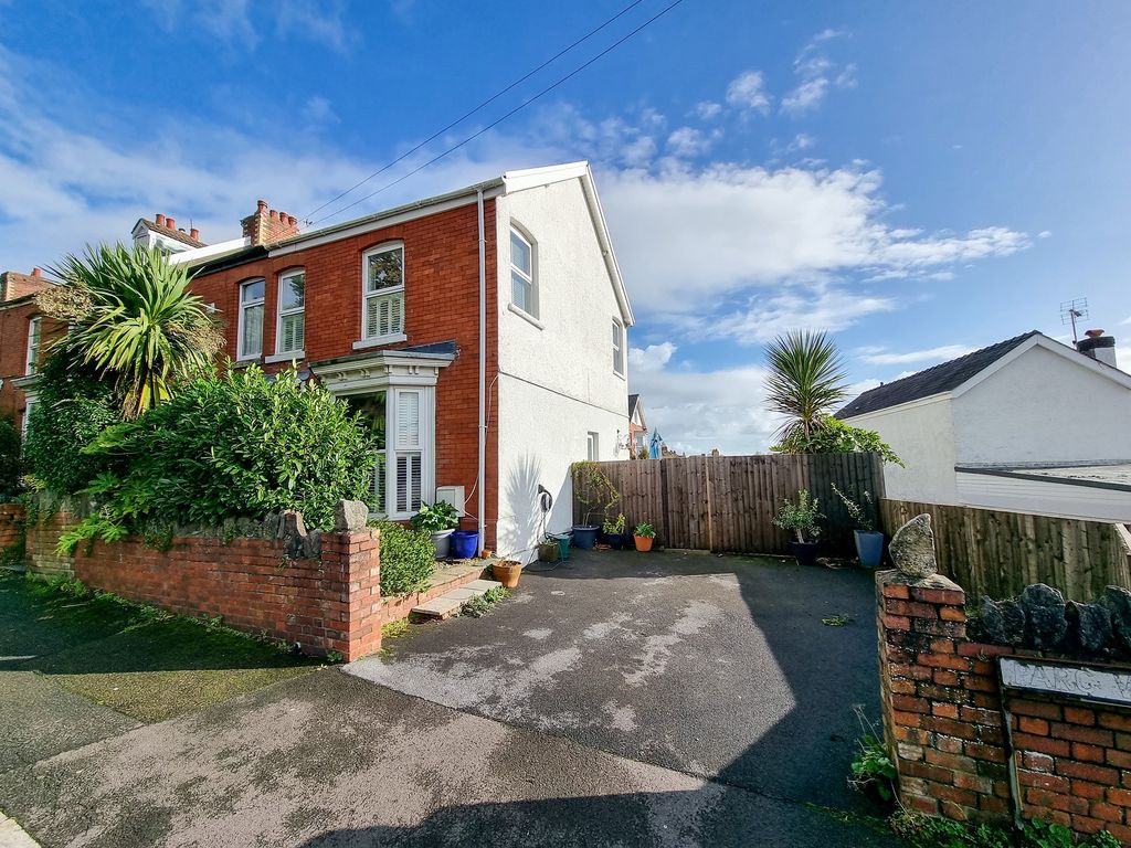 3 bed end terrace house for sale in Parc Wern Road, Sketty, Swansea