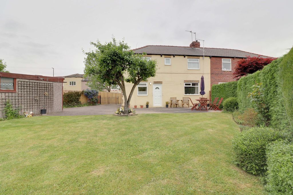 3 bed semidetached house for sale in Main Street, Methley, Leeds LS26