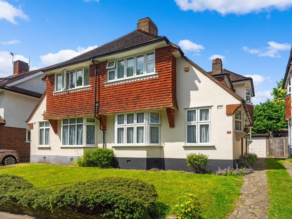 3 bed chalet for sale in The Ridgeway, Waddon Ponds, Croydon CR0, £