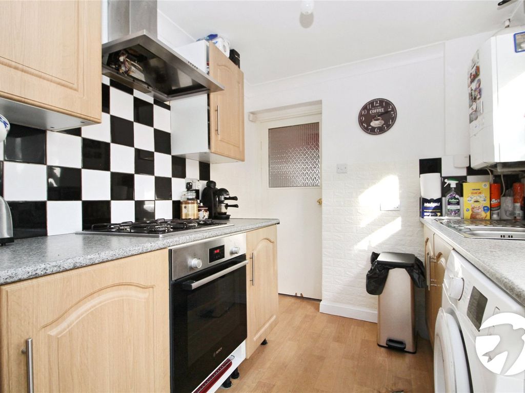 3 bed terraced house for sale in Magpie Hall Road, Chatham, Kent ME4