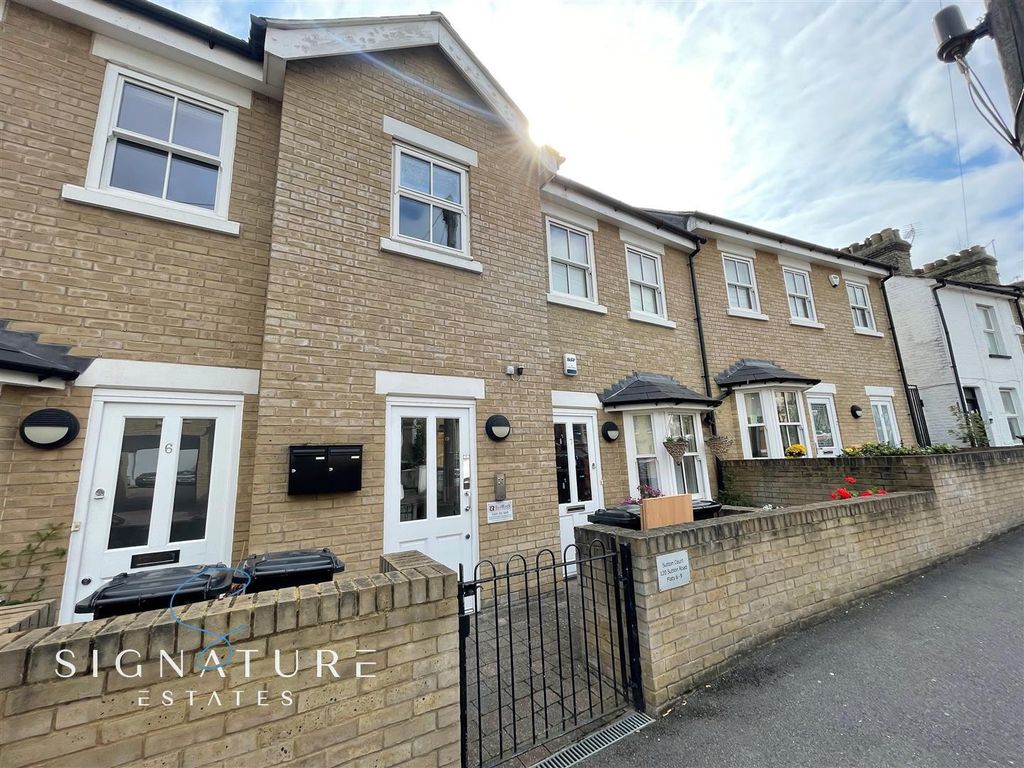 1 bed flat to rent in Sutton Road, Watford WD17, £1,175 pcm Zoopla