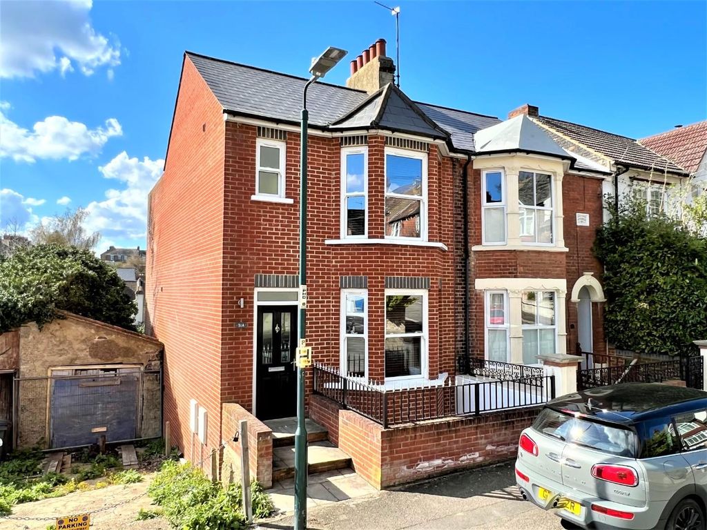 4 bed semidetached house for sale in Purbeck Road, Chatham ME4 Zoopla