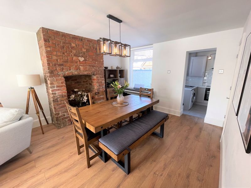 3 bed semidetached house to rent in Trafford Road, Eccles, Manchester