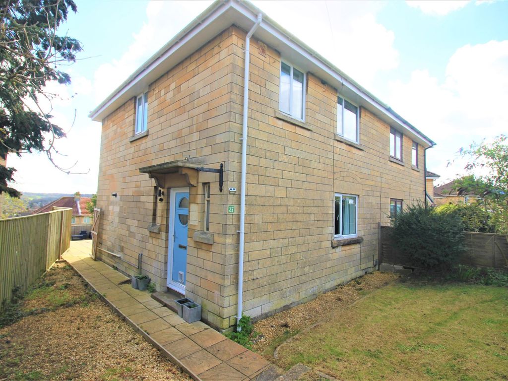 3 bed semidetached house to rent in Roundhill Grove, Southdown, Bath