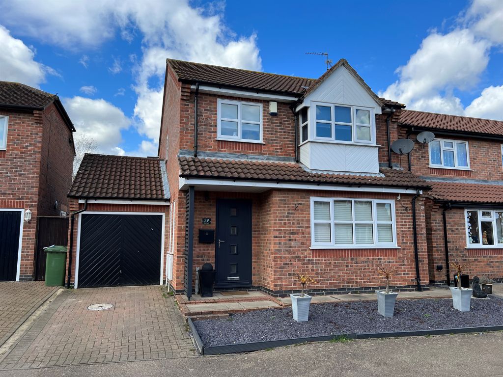 3 bed detached house for sale in Glenfields, Whittlesey, Peterborough