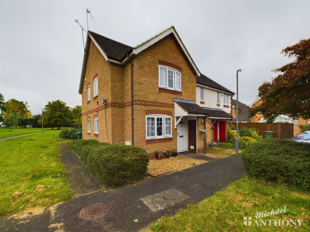 1 bed property for sale in Carnation Way, Aylesbury, Buckinghamshire HP21, £200,000 Zoopla