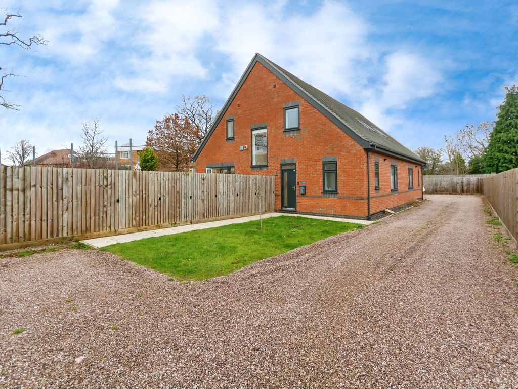 3 bed semidetached house for sale in Chilcote Mews, Baldwins Lane