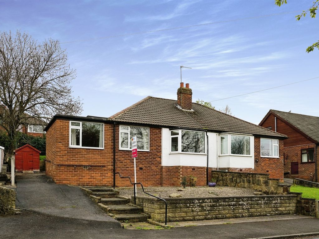 3 bed semidetached bungalow for sale in Banksfield Avenue, Yeadon