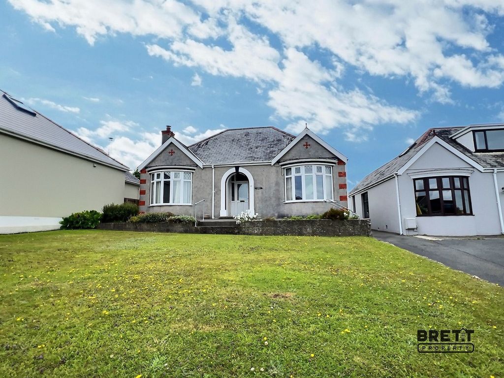 3 bed bungalow for sale in Steynton Road, Milford Haven, Pembrokeshire