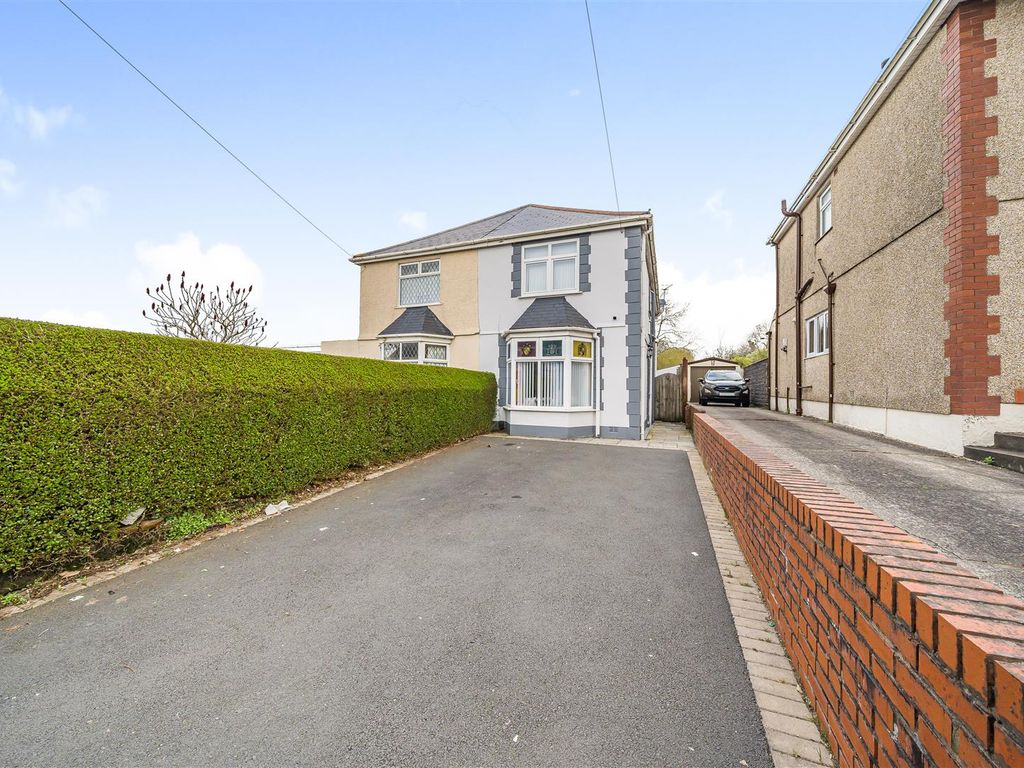 3 bed semidetached house for sale in Ravenhill Road, Fforestfach